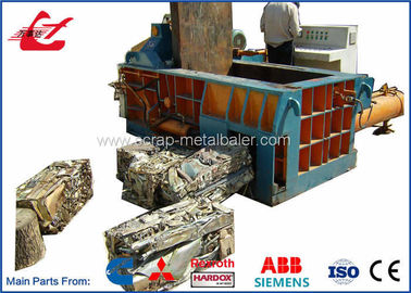 kwaliteit  PLC Automatic Control Aluminum Can Compactor Machine , Scrap Steel Baler Machines 6500KG fabriek