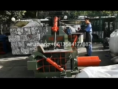 WANSHIDA 160ton draaien metalen baler werken in de tuin van onze klant